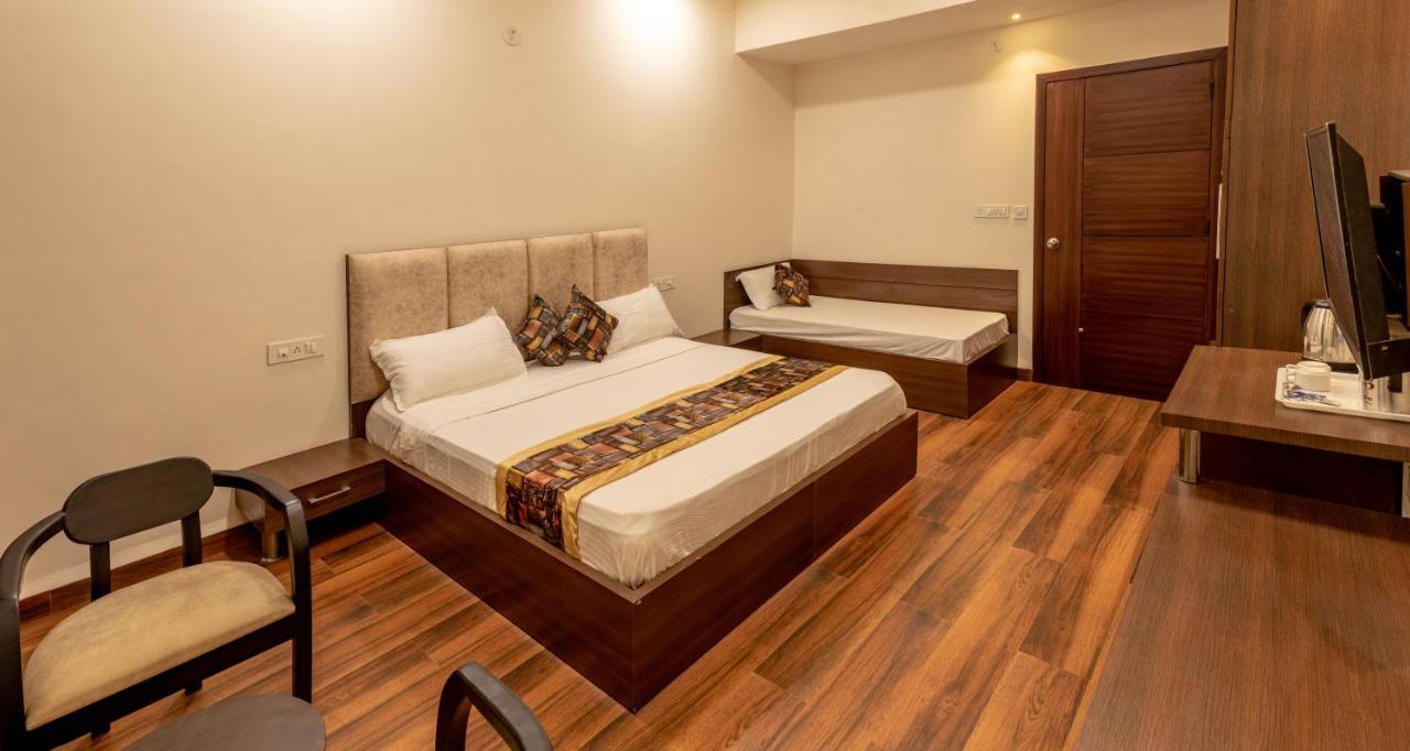 De Manora Homes - Unpretentious Hotel With A Garden , Posh Area Ranjit Avenue Amritsar Quarto foto